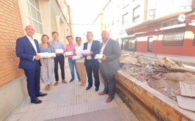 El PP denuncia la aparición de papeletas y propaganda electoral en un contenedor, cuando estas debían llegar a vecinos de Talavera la Real
