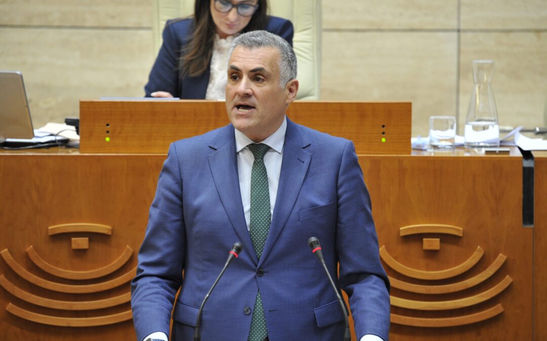 PSOE y Unidas por Extremadura no apoyan que el aeropuerto de Badajoz tenga un sistema antiniebla adecuado