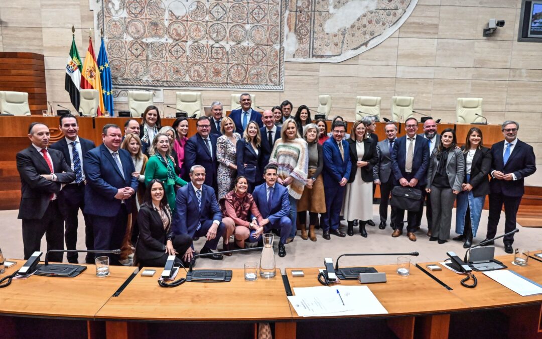 Aprobados los presupuestos más altos y más sociales de la historia de nuestra comunidad con los que Extremadura crece
