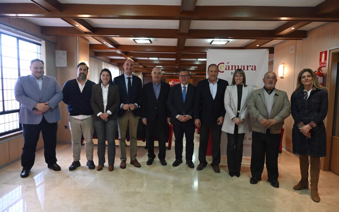 La Cámara de Comercio de Badajoz traslada al GPP el buen trabajo del Gobierno de María Guardiola agradeciendo la rebaja fiscal ya que Extremadura “se había convertido en un territorio hostil”