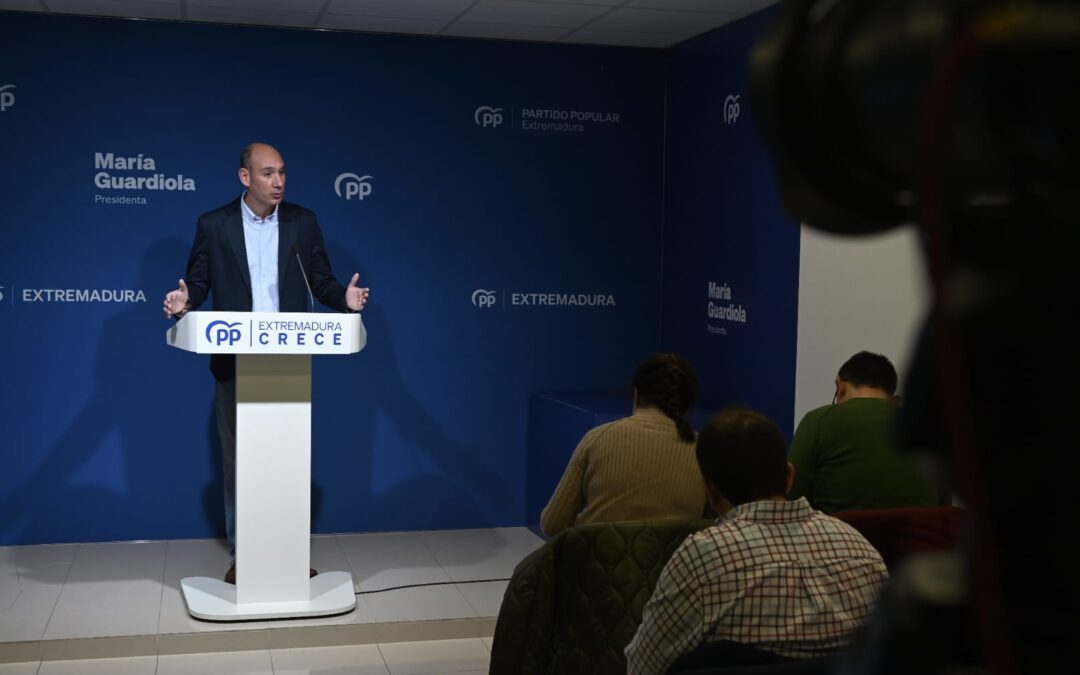 El PP pide a Gallardo que diga no al ‘cupo catalán’ y deje de “jugar al escondite” como ha hecho con las mascarillas y con la financiación de entidades socialistas en cooperación