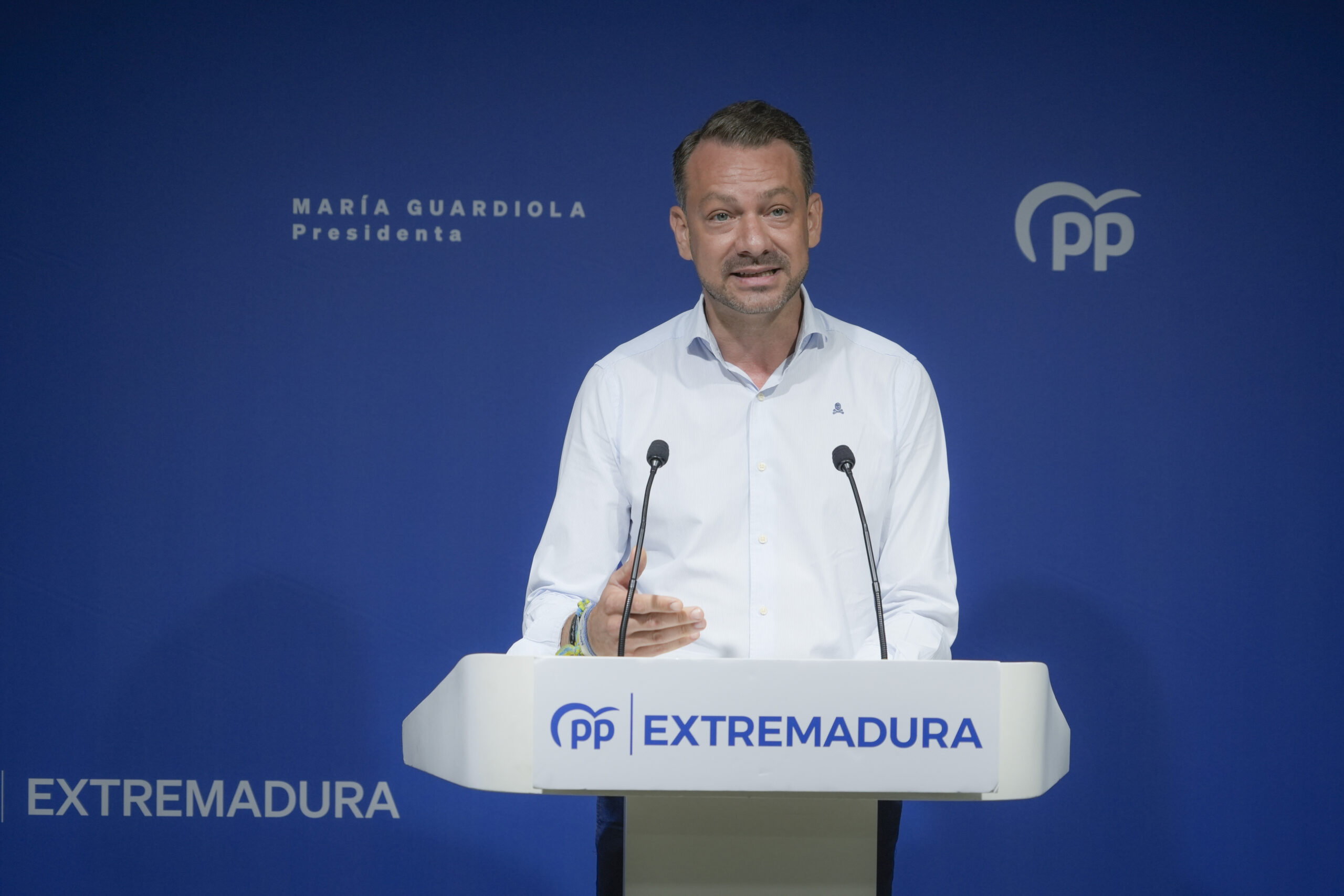 MERIDA. SEDE REGIONAL. RUEDA DE PRENSA DE LUIS MIGUEL